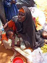 A Somali refugee and her child