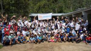 Volunteers and FOV members
