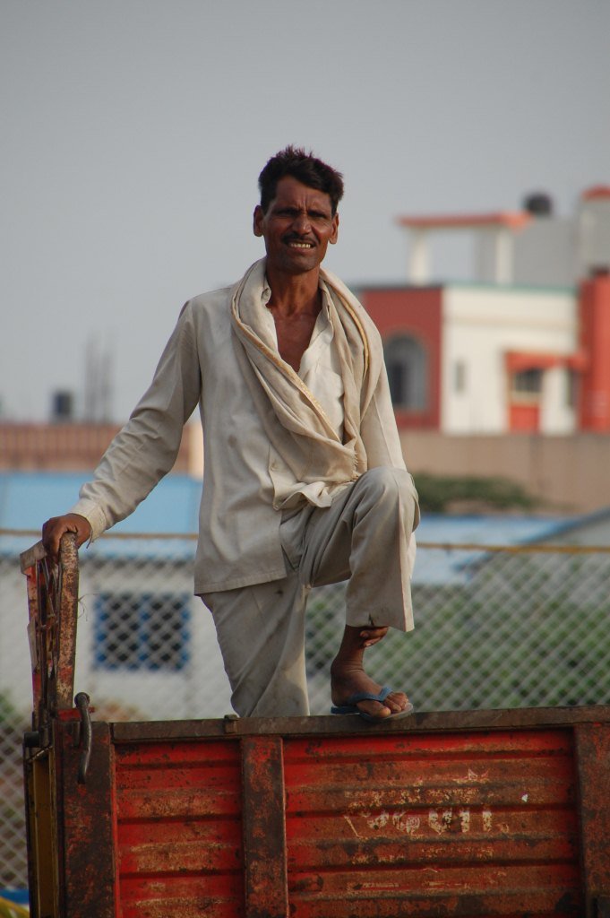 Take 100 Waste Pickers in India Out of Poverty