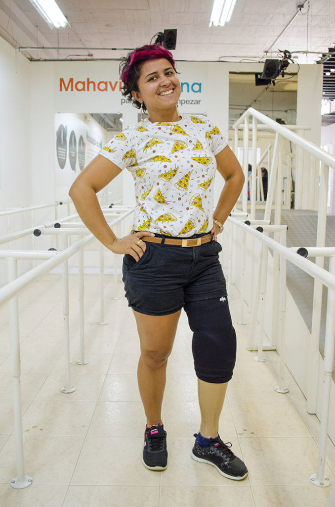 Give prosthetics to low limbs amputees in Colombia