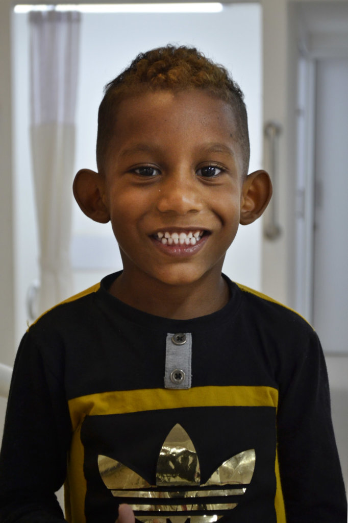 Give prosthetics to low limbs amputees in Colombia