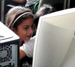 Fabretto Children Learning on Computers