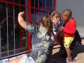 Everyone wants to lend a hand!