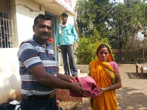Warm cloths distribution
