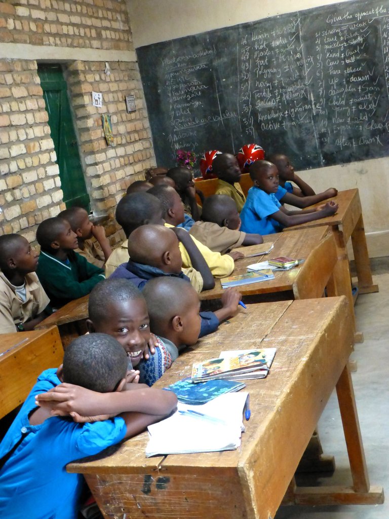 strengthen hand washing to 800 children in Rwanda