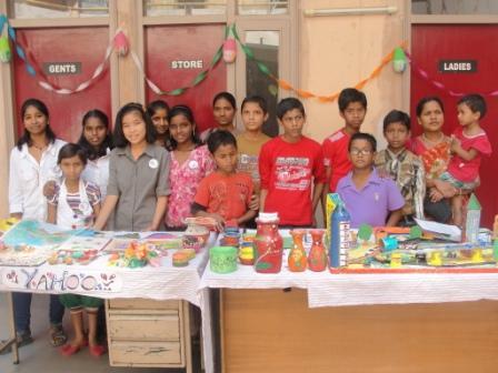 Children-Gift a Smile Carnival by DLF Pramerica