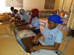 Girls in 1st computer classes : 2014