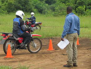 Riders' training health workers in riding
