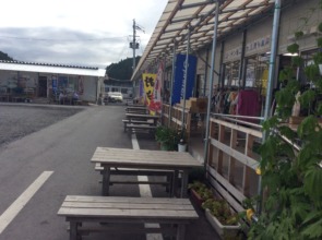 Picnic Tables to Attract Visitors