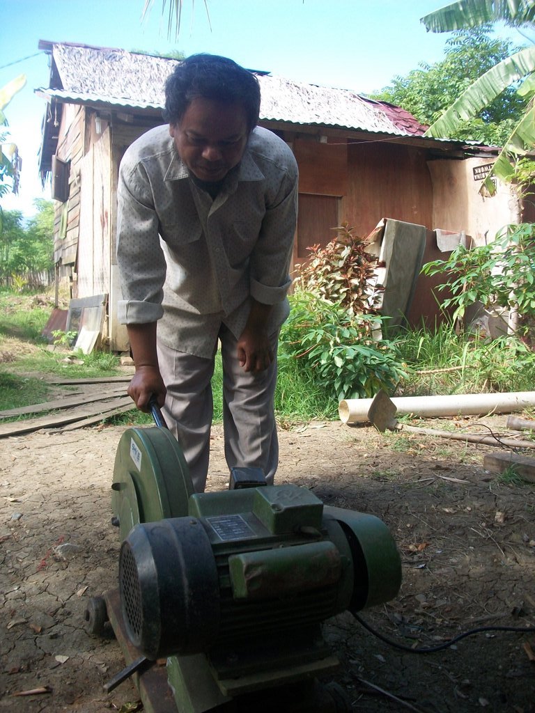 Pak Jalil (Welder)
