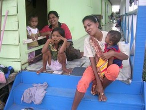 Mothers in Bakoy refugee barrack