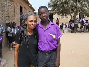 Gyasi with Rosemarie, a volunteer from Florida, US