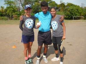 FSF alumnae Fatima & Francisca at La Liga Escolar