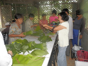 women farmers of COFPC during post-harvest of veg