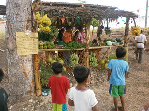 another booth of good, fresh food