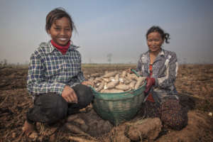 Loun and her daughter