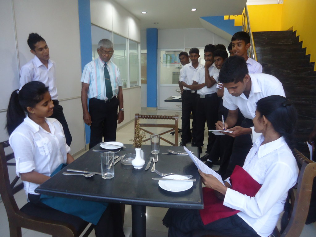 Job training for young people in Sri Lanka