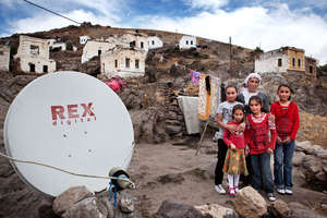 Seda with her 3 sisters and mom in her village