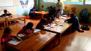 1. Grade English Class at HDS