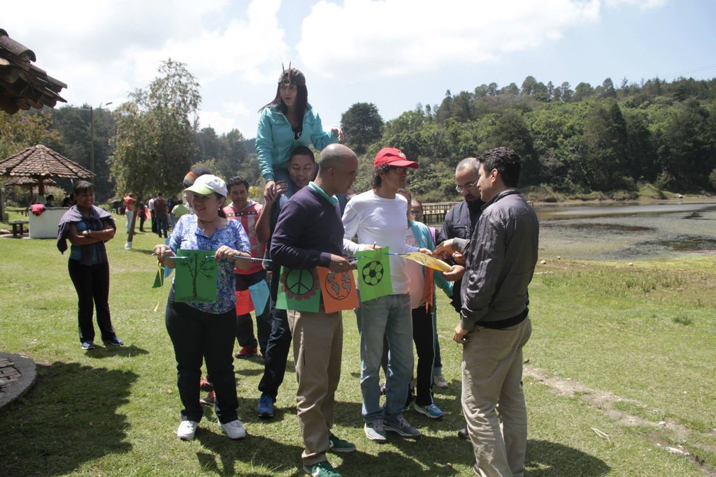 Contribute to build a peace culture in Colombia