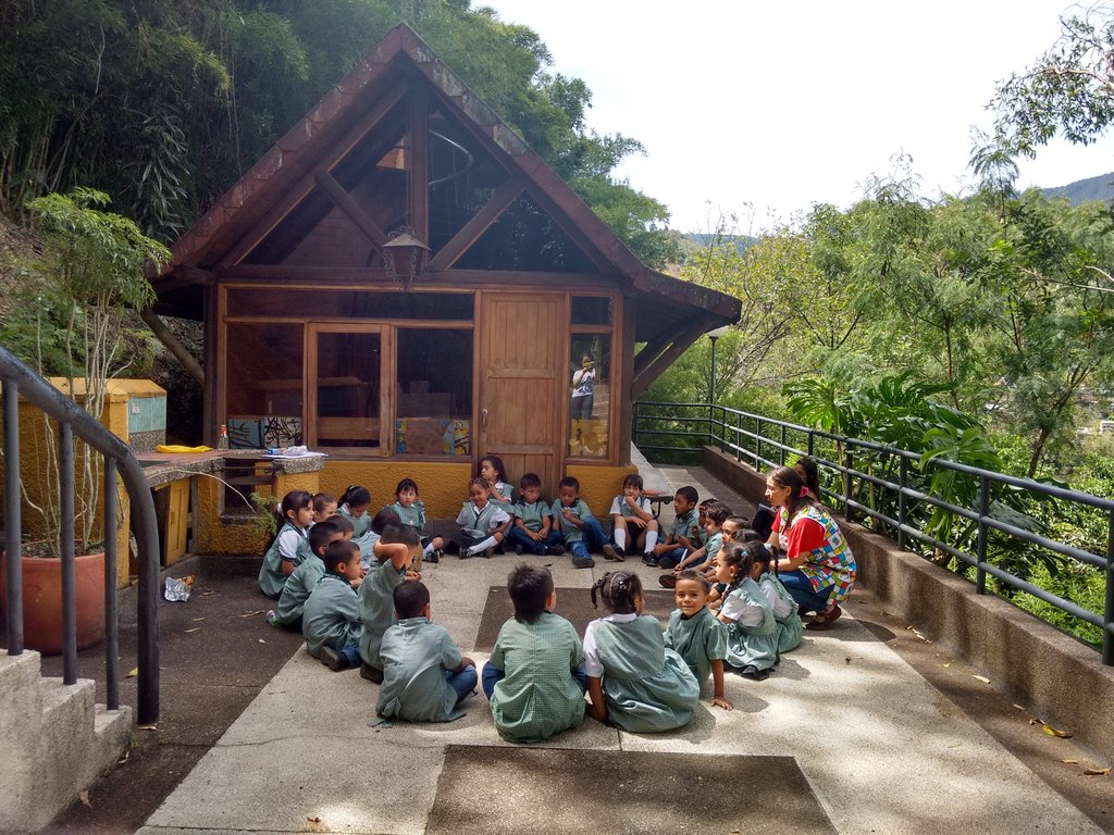 Contribute to build a peace culture in Colombia