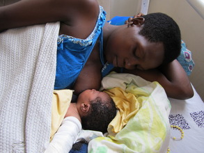 baby saved from arm prolapse