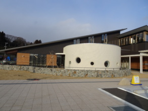 Picture 2: New Public Librar Building