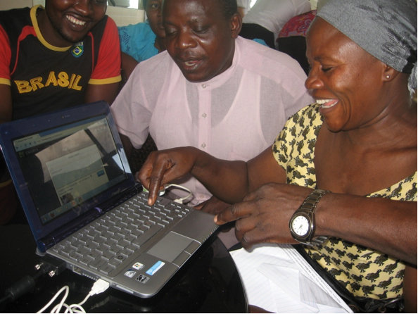 Envaya-Technology for Community-Driven Development