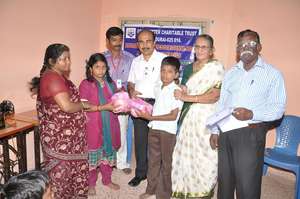 A Target Children is receiving Nutrition food