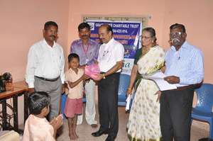 A Target Children is receiving Nutrition food