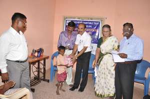 A Target Children is receiving Nutrition food