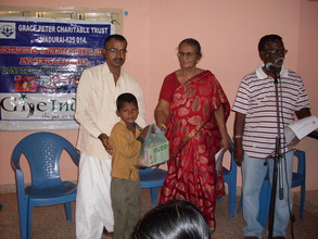 A Target Children is receiving Nutrition food