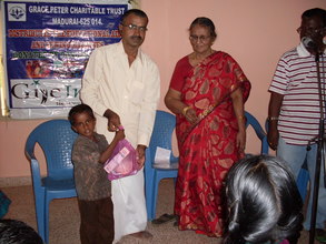 A Target Children is receiving Nutrition food