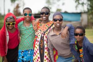 Tareto Maa Girls proud with sunglases