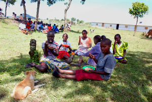 Food for the children at Tareto Maa