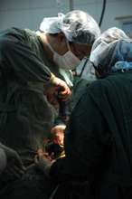 Dr Cauilan and Dr Dheera Ananthakrishnan in the OR
