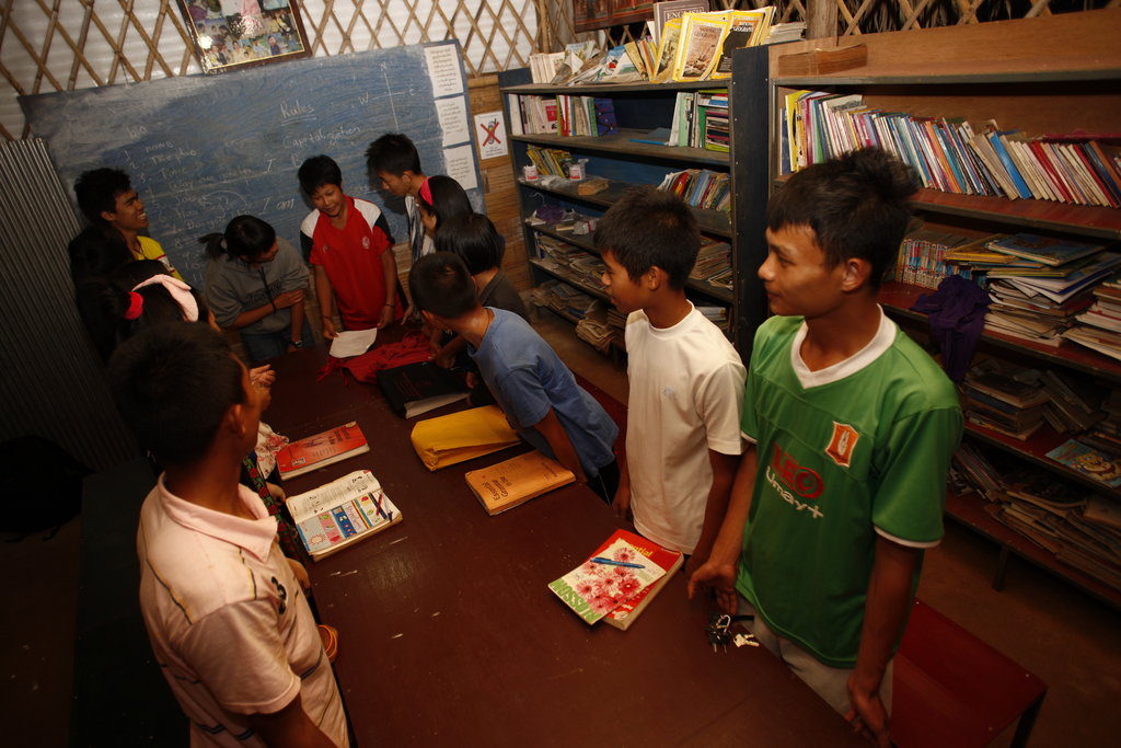 Solar lighting for 600 Burmese Refugees - Thailand