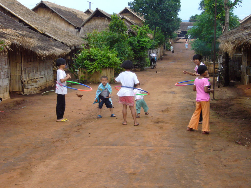 Solar lighting for 600 Burmese Refugees - Thailand