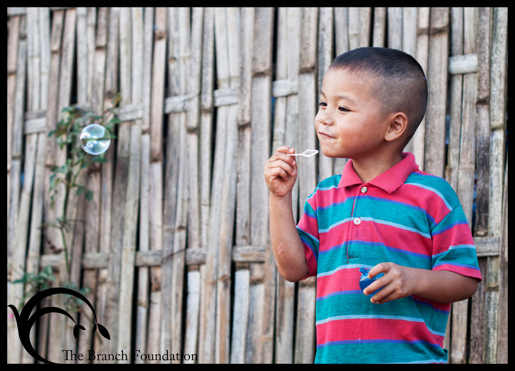 Solar lighting for 600 Burmese Refugees - Thailand