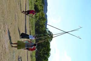 Setting up the tipis.