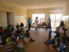 Mothers learn about PMTCT.