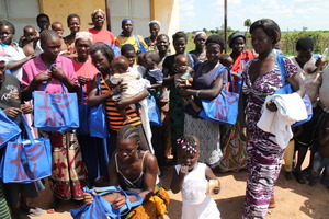 Phase IV mothers receiving mama kits