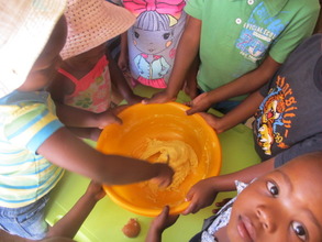 BUSY LITTLE COOKS