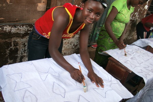 Kadiatu Paints her First Wax Design