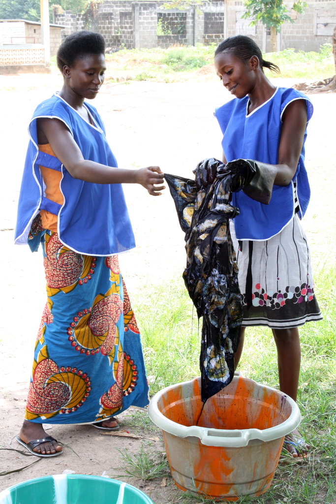 Arts Training for 50 Orphaned Youth in Kroo Bay