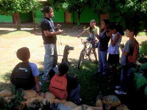 Camilo, Fabretto volunteer, leading a workshop