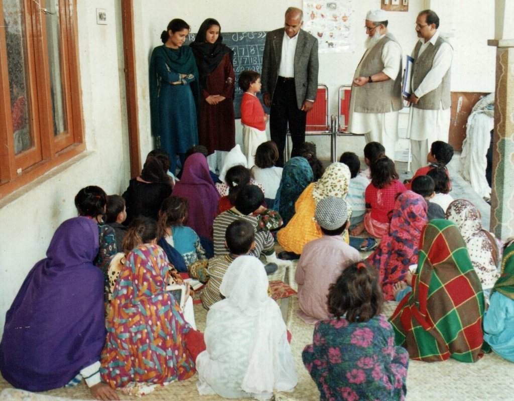 Send 2000 Children in Pakistan to School
