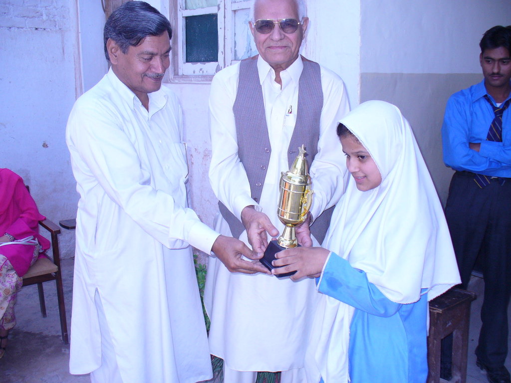 Send 2000 Children in Pakistan to School