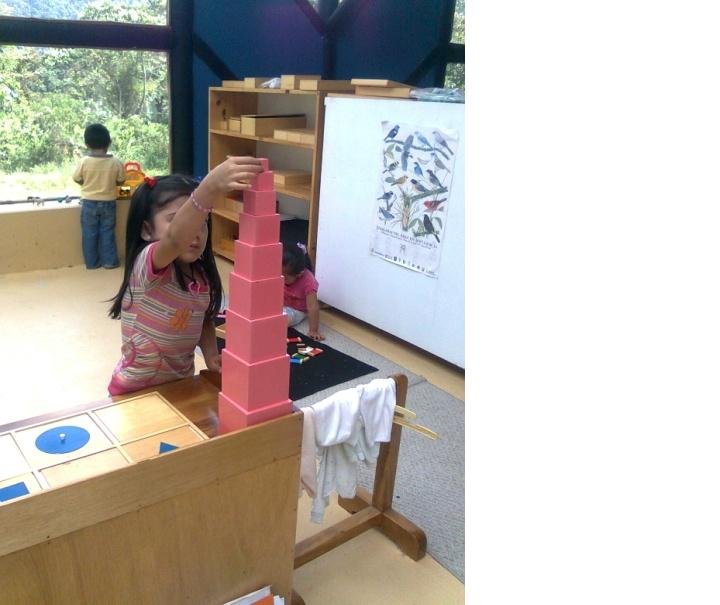 Funding an Ecuadorian School Through Recycled Art