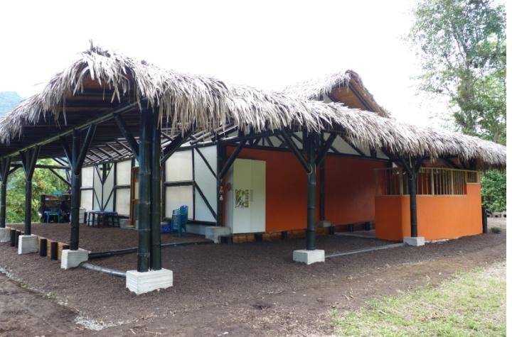 Funding an Ecuadorian School Through Recycled Art
